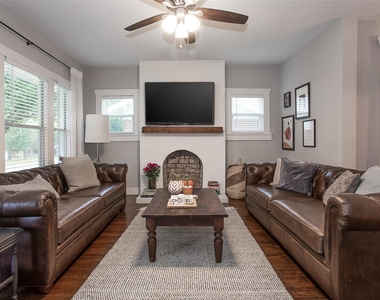 4826 Pershing Avenue - Photo Thumbnail 7