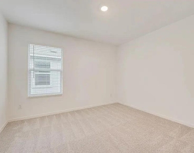 1409 Merlin Bluff Street - Photo Thumbnail 5