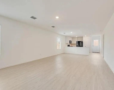 1409 Merlin Bluff Street - Photo Thumbnail 2