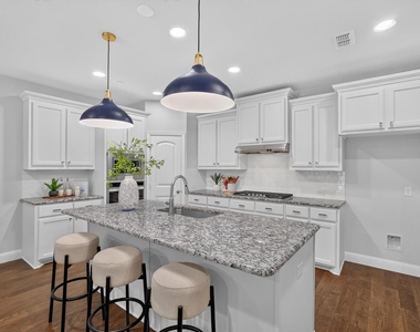 2873 Creekway Drive - Photo Thumbnail 13