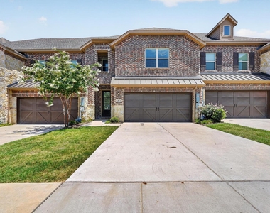 2873 Creekway Drive - Photo Thumbnail 1