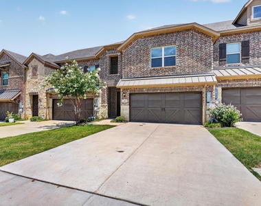 2873 Creekway Drive - Photo Thumbnail 2