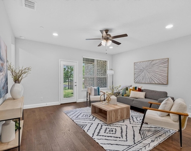 2873 Creekway Drive - Photo Thumbnail 5