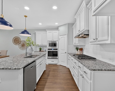 2873 Creekway Drive - Photo Thumbnail 8