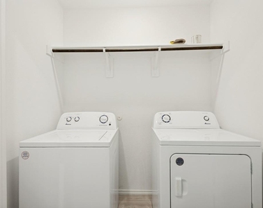 3037 Ashbrook Lane - Photo Thumbnail 30