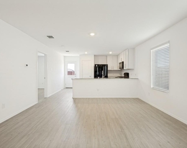 3037 Ashbrook Lane - Photo Thumbnail 18
