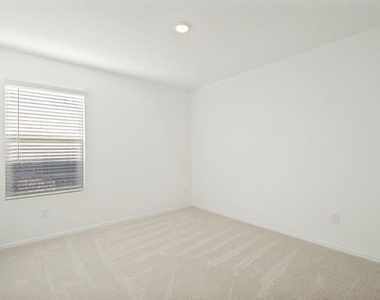 3037 Ashbrook Lane - Photo Thumbnail 24