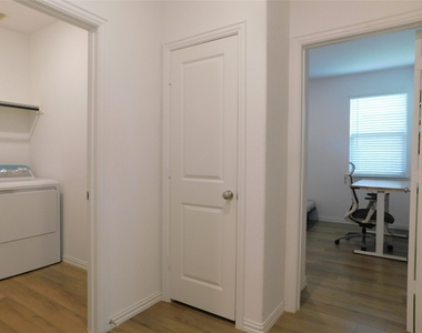3500 Kingsview Drive - Photo Thumbnail 22