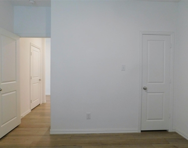 3500 Kingsview Drive - Photo Thumbnail 23