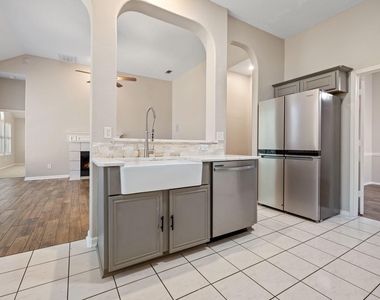7512 Brookview Drive - Photo Thumbnail 11