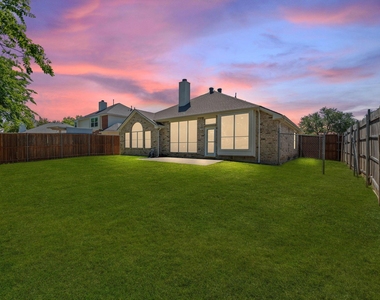7512 Brookview Drive - Photo Thumbnail 5