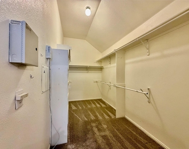 1632 Castle Pines Drive - Photo Thumbnail 17