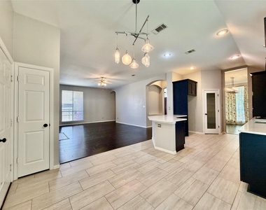 1632 Castle Pines Drive - Photo Thumbnail 9