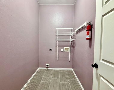 1632 Castle Pines Drive - Photo Thumbnail 21