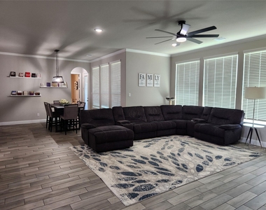 1000 Nogalito Avenue - Photo Thumbnail 8
