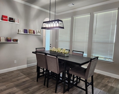1000 Nogalito Avenue - Photo Thumbnail 9