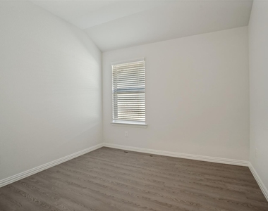 2009 Yale Street - Photo Thumbnail 7