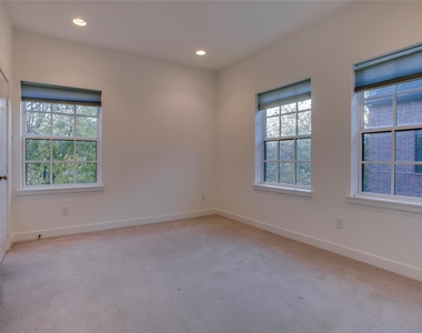 602 Finley Court - Photo Thumbnail 8