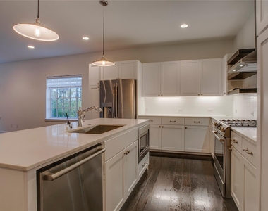 602 Finley Court - Photo Thumbnail 12