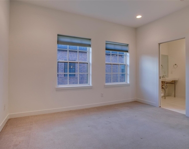 602 Finley Court - Photo Thumbnail 9