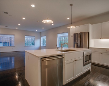 602 Finley Court - Photo Thumbnail 14