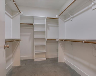 602 Finley Court - Photo Thumbnail 5