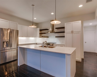 602 Finley Court - Photo Thumbnail 7