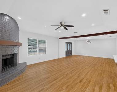 6000 Cool Springs Drive - Photo Thumbnail 2