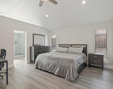 3313 Darion Lane - Photo Thumbnail 16