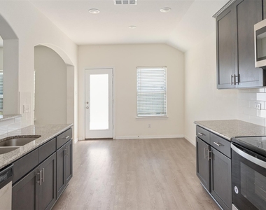 117 Willowbend Loop - Photo Thumbnail 8