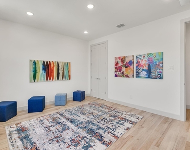 7519 Robin Road - Photo Thumbnail 12