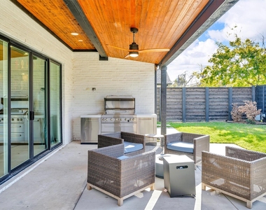 7519 Robin Road - Photo Thumbnail 30