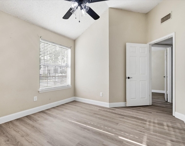 2909 Menlo Park Lane - Photo Thumbnail 19