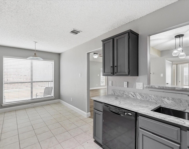 2909 Menlo Park Lane - Photo Thumbnail 13