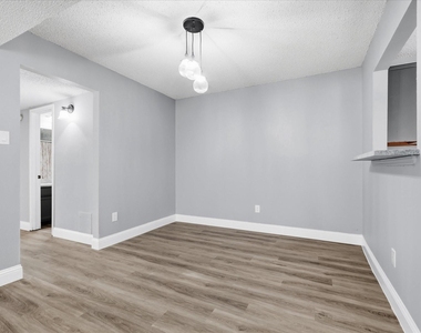 2909 Menlo Park Lane - Photo Thumbnail 8