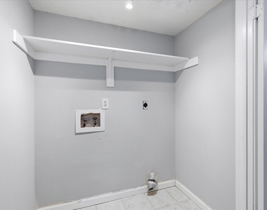 2909 Menlo Park Lane - Photo Thumbnail 23