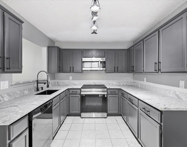 2909 Menlo Park Lane - Photo Thumbnail 10