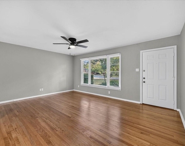 7433 Vallejo Drive - Photo Thumbnail 3