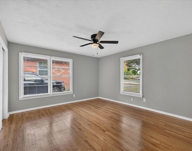 7433 Vallejo Drive - Photo Thumbnail 12