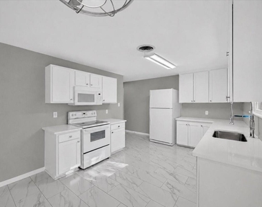 7433 Vallejo Drive - Photo Thumbnail 8