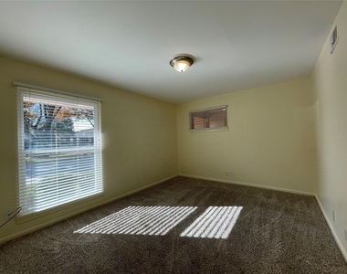 4616 Fawn Drive - Photo Thumbnail 17