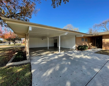 4616 Fawn Drive - Photo Thumbnail 3