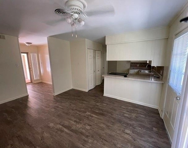 4616 Fawn Drive - Photo Thumbnail 8