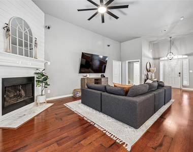507 Mattie Lane - Photo Thumbnail 7
