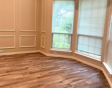 4581 Hinton Drive - Photo Thumbnail 8