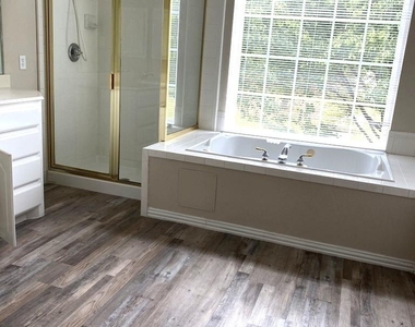 4581 Hinton Drive - Photo Thumbnail 6