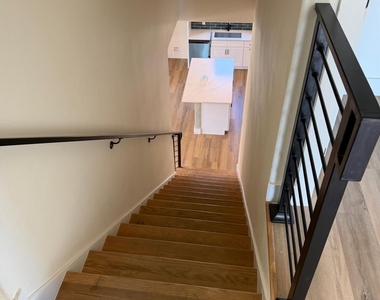 2701 S Jones Street - Photo Thumbnail 3