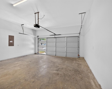 2701 S Jones Street - Photo Thumbnail 12