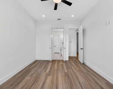 2701 S Jones Street - Photo Thumbnail 14