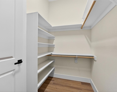 2701 S Jones Street - Photo Thumbnail 17